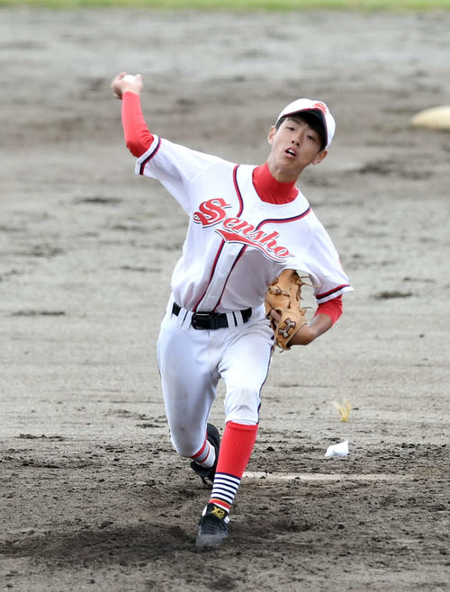 東北学院対仙台商　2安打完封した仙台商・高橋堅