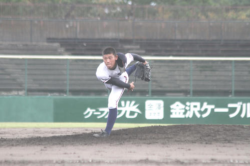 日本航空石川対北越　完投勝利の日本航空石川・田中（撮影・柏原誠）