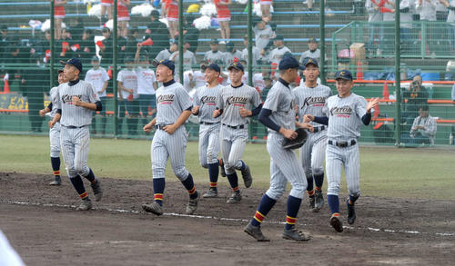 18年ぶりの東海大会勝利で笑顔の加藤学園ナイン