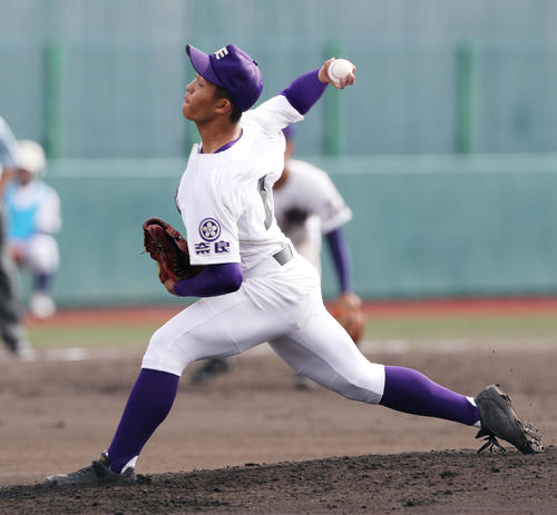 天理対奈良大付　天理先発の庭野（撮影・前田充）