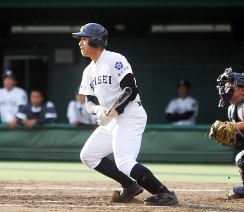 9回に2点適時打を放った藤枝明誠の斉藤（撮影・河合萌彦）