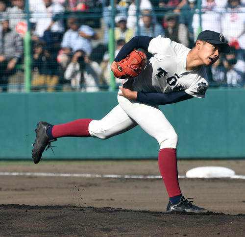 智弁対大阪桐蔭　大阪桐蔭先発の松浦（撮影・前岡正明）