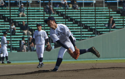 先発した中京大中京・高橋宏斗投手