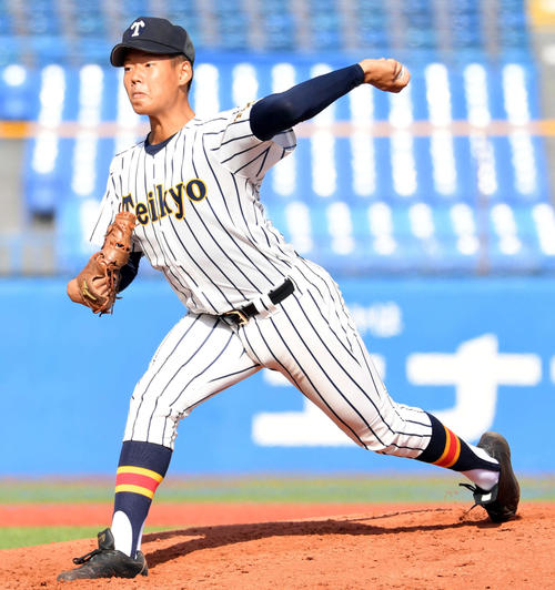創価対帝京　帝京先発で力投する田代（撮影・滝沢徹郎）