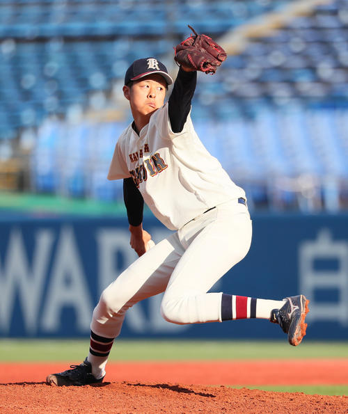 金沢学院大対関大　金沢学院大先発の松井（撮影・足立雅史）
