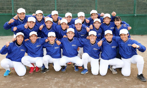来春のセンバツ高校野球の21世紀枠で、東北地区の候補に選ばれ盛り上がる磐城の選手たち（撮影・野上伸悟）