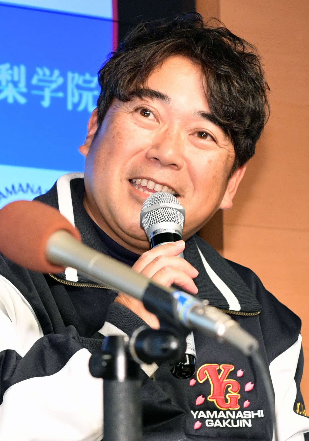 センバツ出場が決まり会見する山梨学院・吉田監督（2020年1月24日撮影）