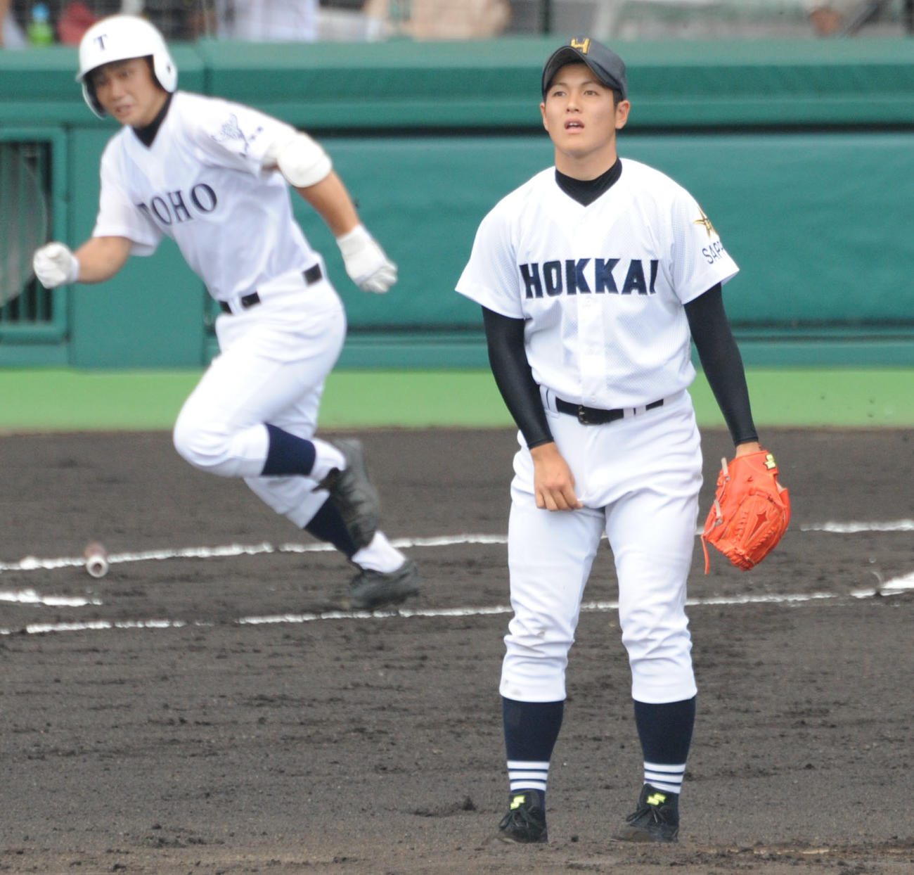 第90回全国高校野球選手権大会、山田祐輔に初球本塁打を浴びる北海のエース鍵谷陽平（2008年8月6日撮影）