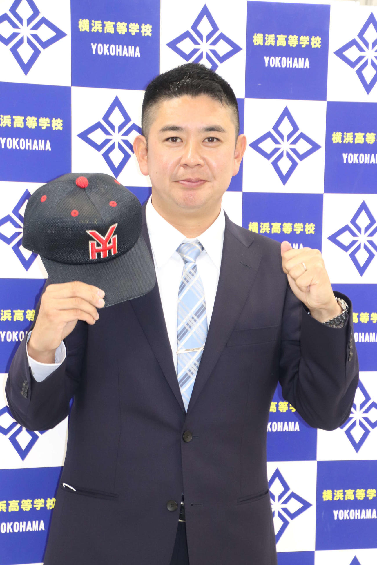 横浜の野球部監督に就任した村田新監督（撮影・保坂淑子）