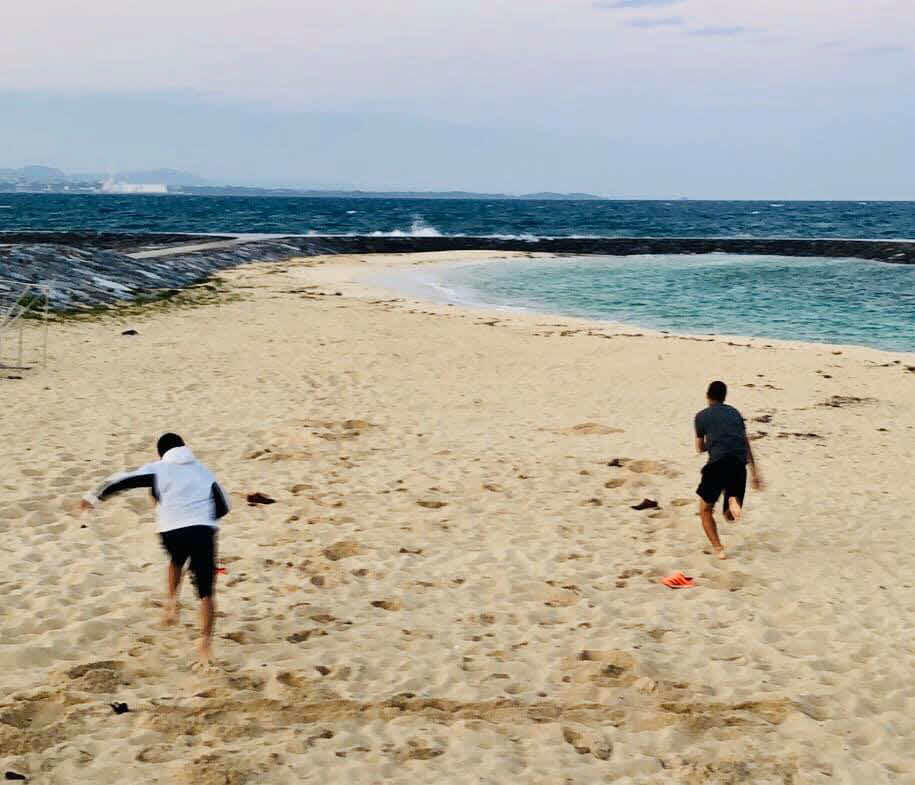 練習自粛中、選手が自主トレの様子を撮影しチームのグループラインに送った写真（美里工提供）