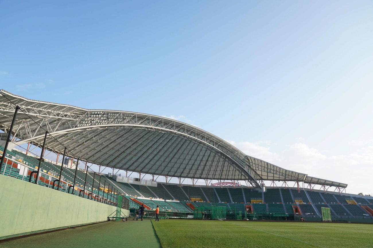 沖縄セルラースタジアム那覇（2020年2月25日撮影）
