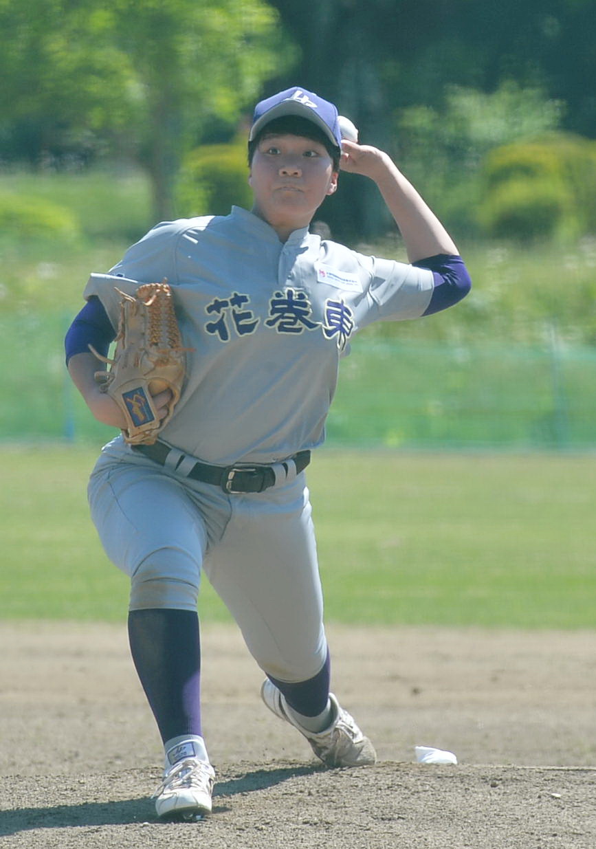 花巻東対金ヶ崎リトルシニア　先発で登板した花巻東・上地（撮影・佐藤究）　