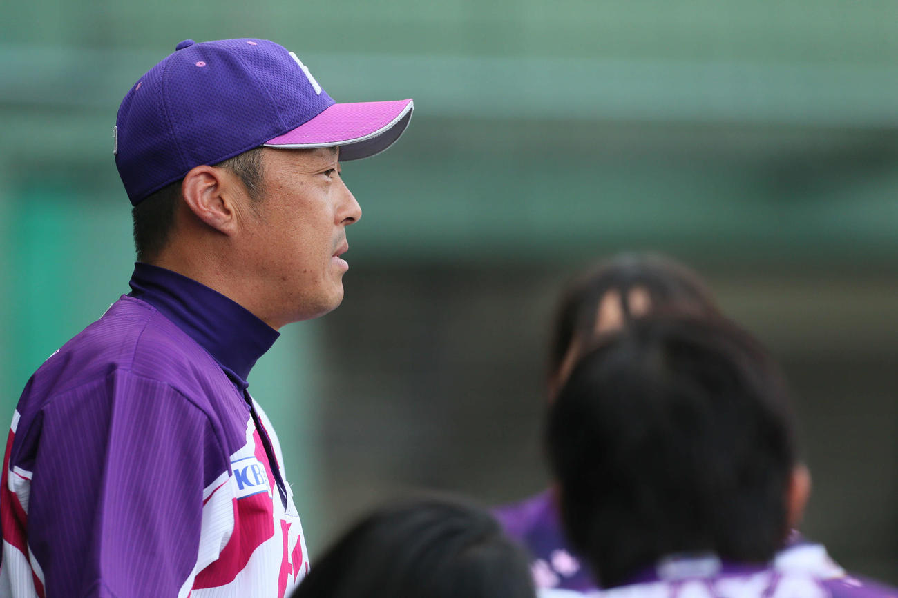 18年から女子プロ野球の京都フローラで監督を務めている川口さん（提供写真）