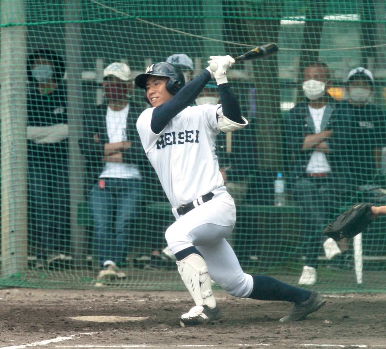 4回にチーム初安打を放った藤枝明誠の村松（撮影・河合萌彦）
