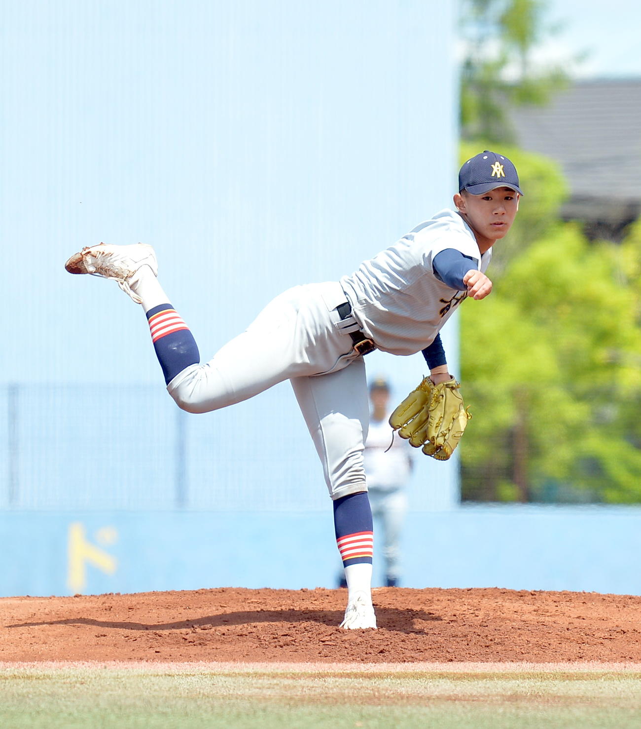 仙台育英対青森山田　プロのスカウト陣の前で投球する青森山田・小牟田（撮影・鎌田直秀）