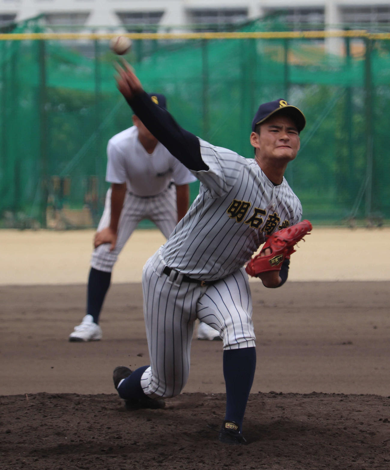 今年初めて対外試合に登板し、3回6安打2失点だった明石商・中森