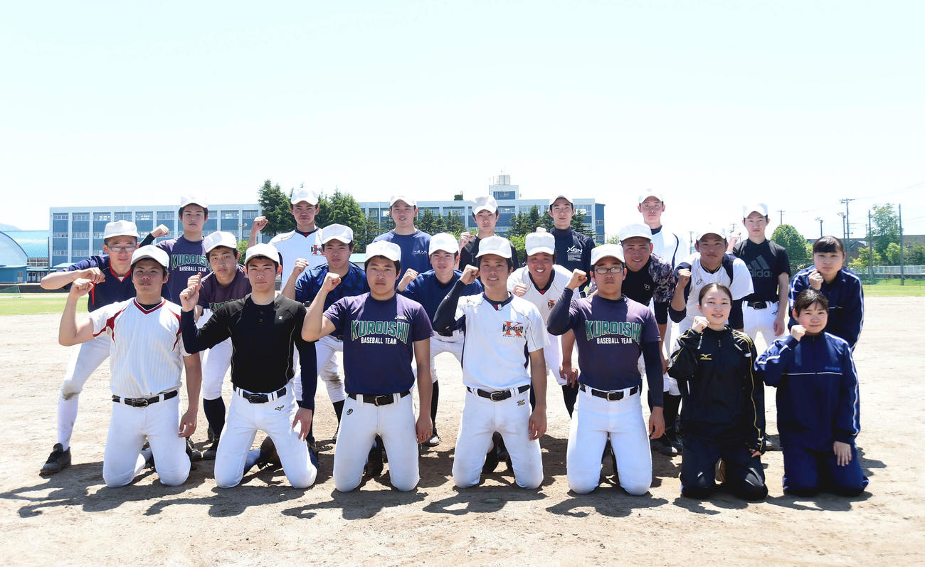 青森独自大会で4強入りを狙う黒石商の選手たち（撮影・相沢孔志）