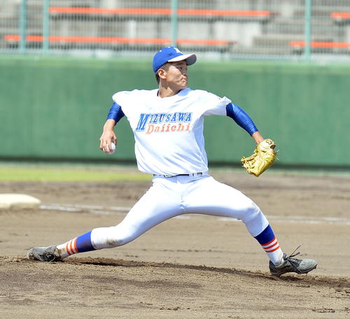 水沢第一対黒沢尻工　先発する水沢第一・高橋陽（撮影・鎌田直秀）