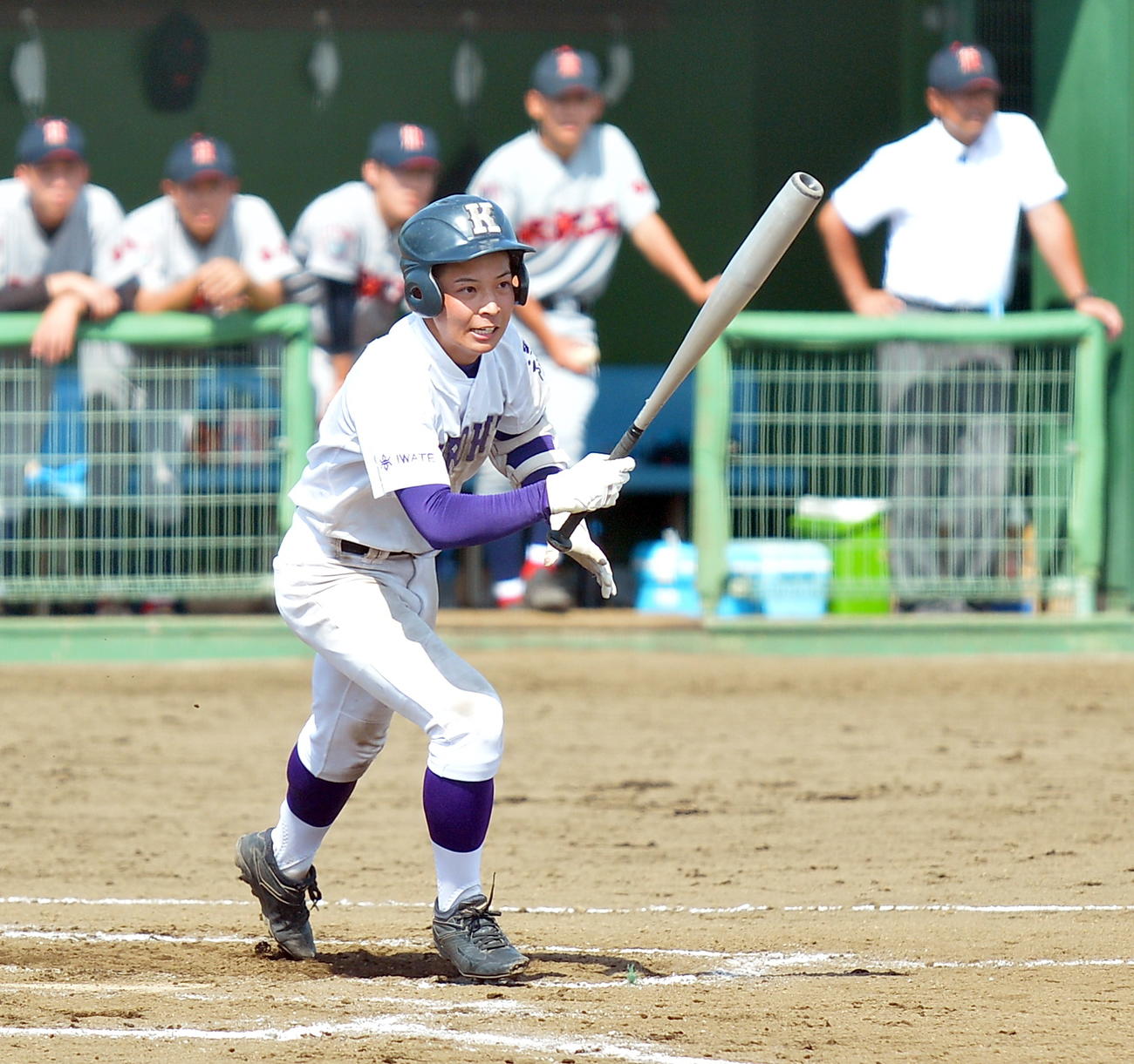 黒沢尻北対水沢工　ボールに食らい付いて右翼線へのファウルで粘る杉浦（撮影・鎌田直秀）