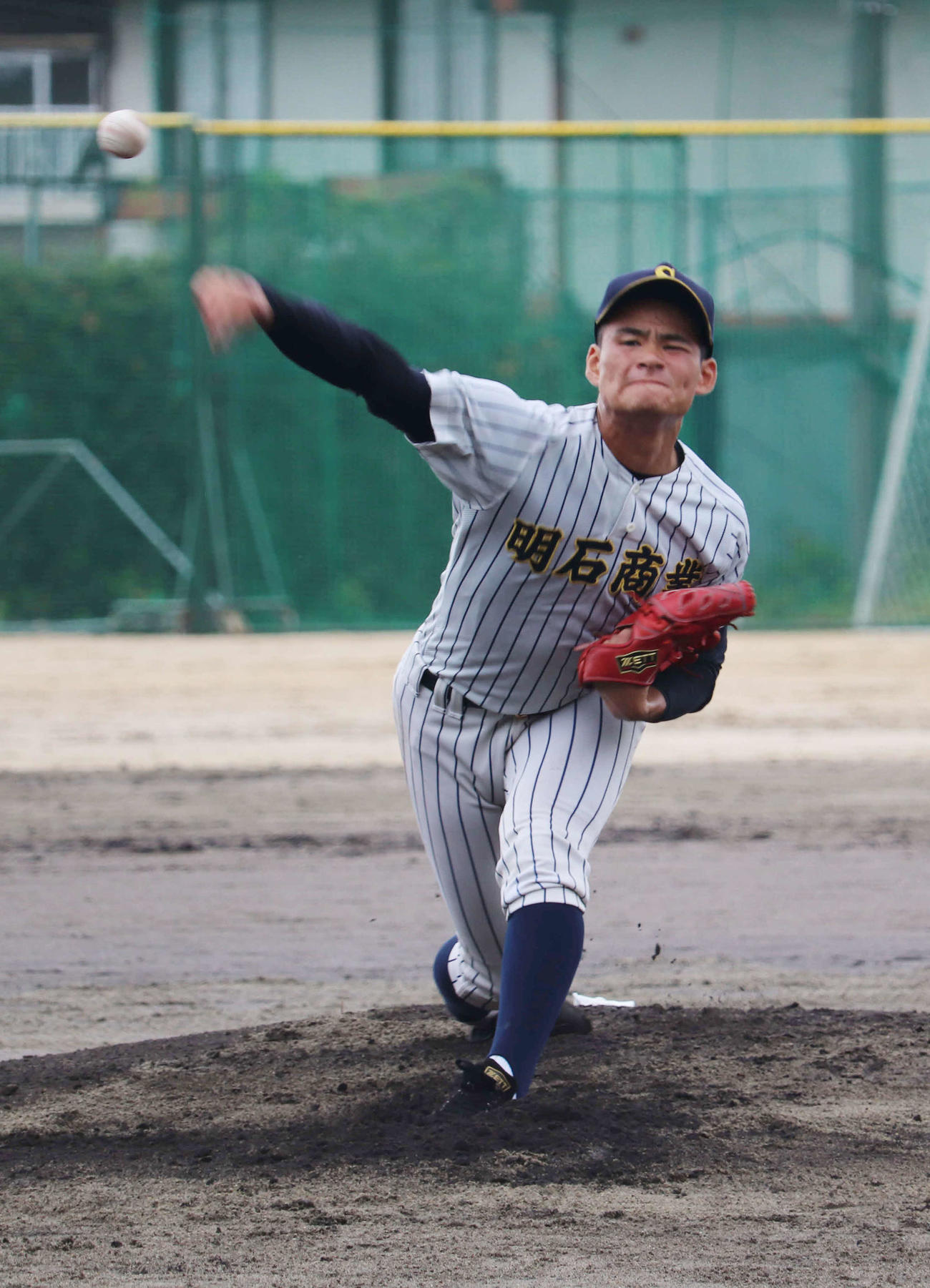 智弁和歌山戦で5回1安打11奪三振と快投した明石商・中森