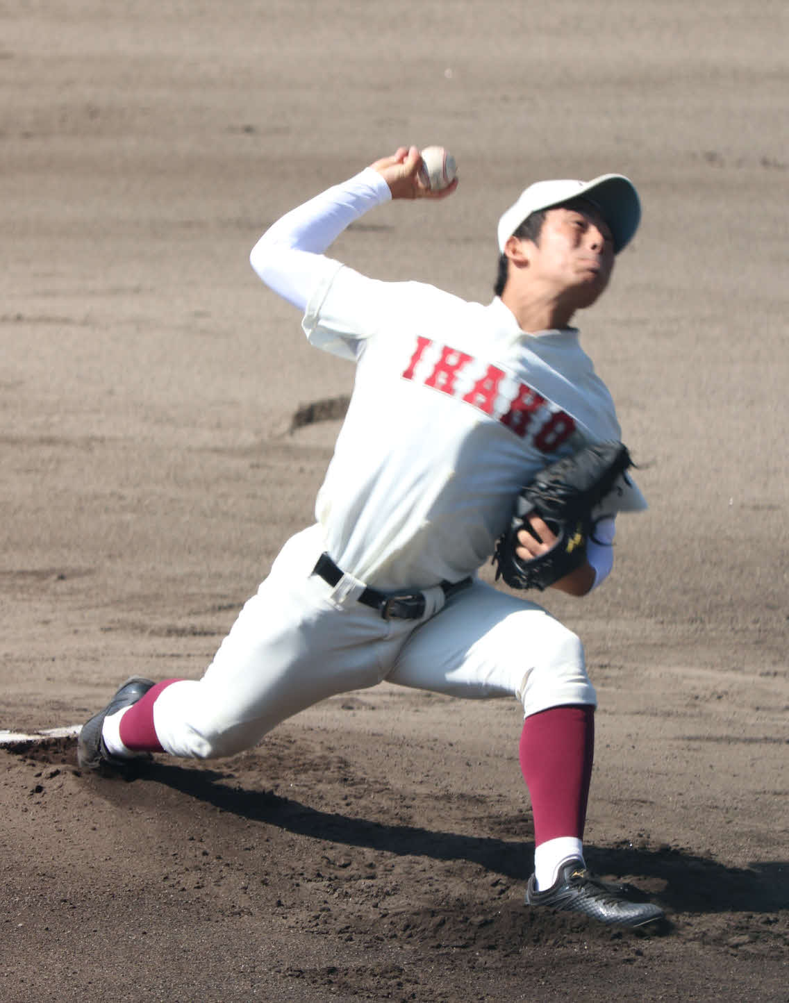 プロ注目右腕の伊香・隼瀬一樹投手