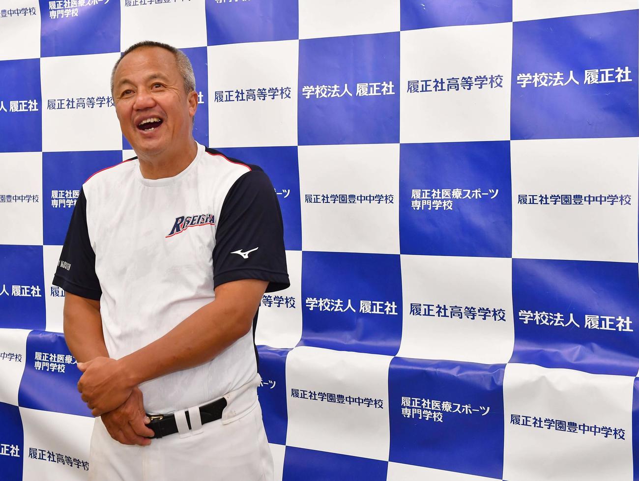 2020年甲子園高校野球交流試合の抽選で星稜との対戦が決まり意気込みを語る履正社・岡田監督（撮影・上田博志）