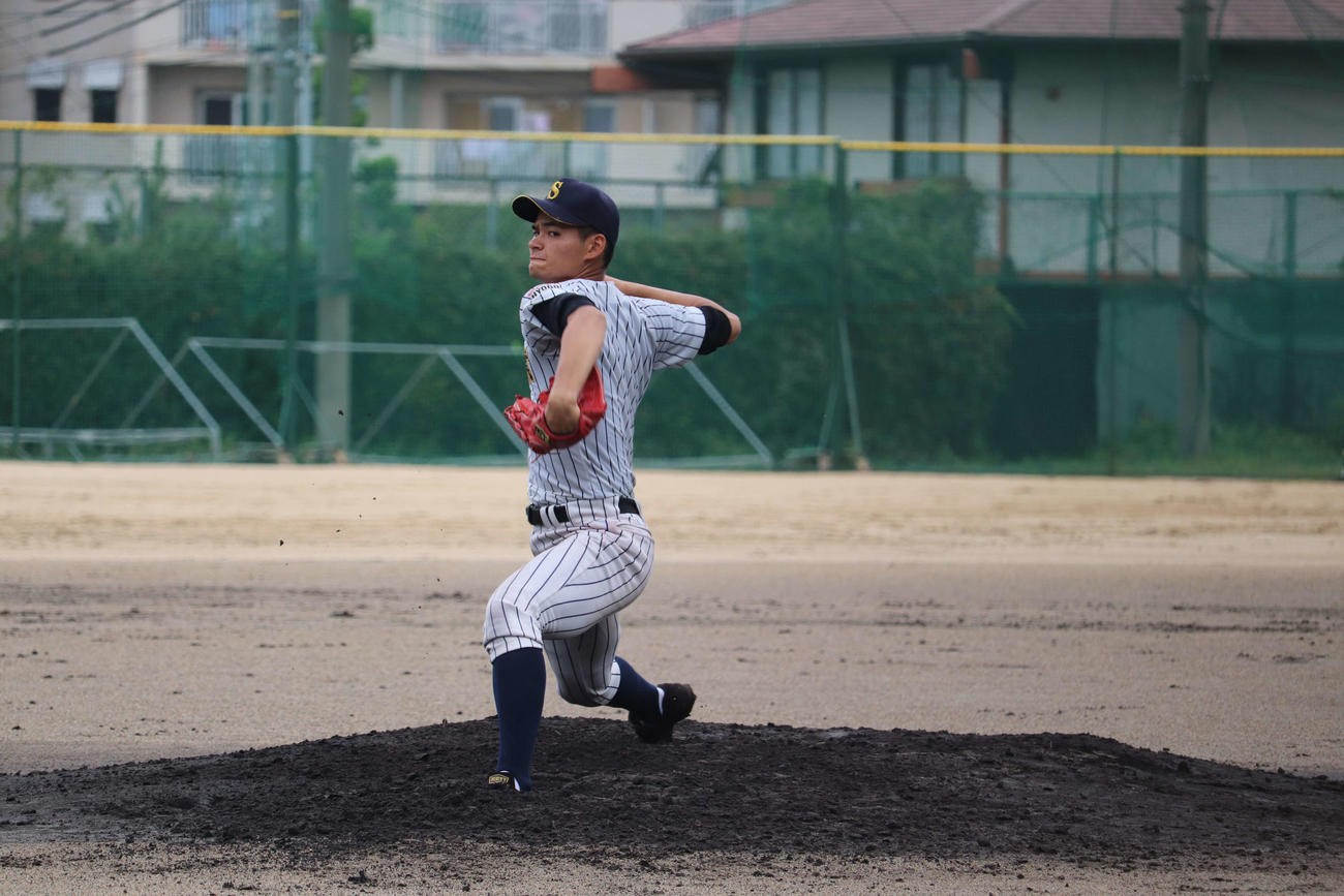 大分商との練習試合に先発し、5回2安打無失点だった明石商・中森