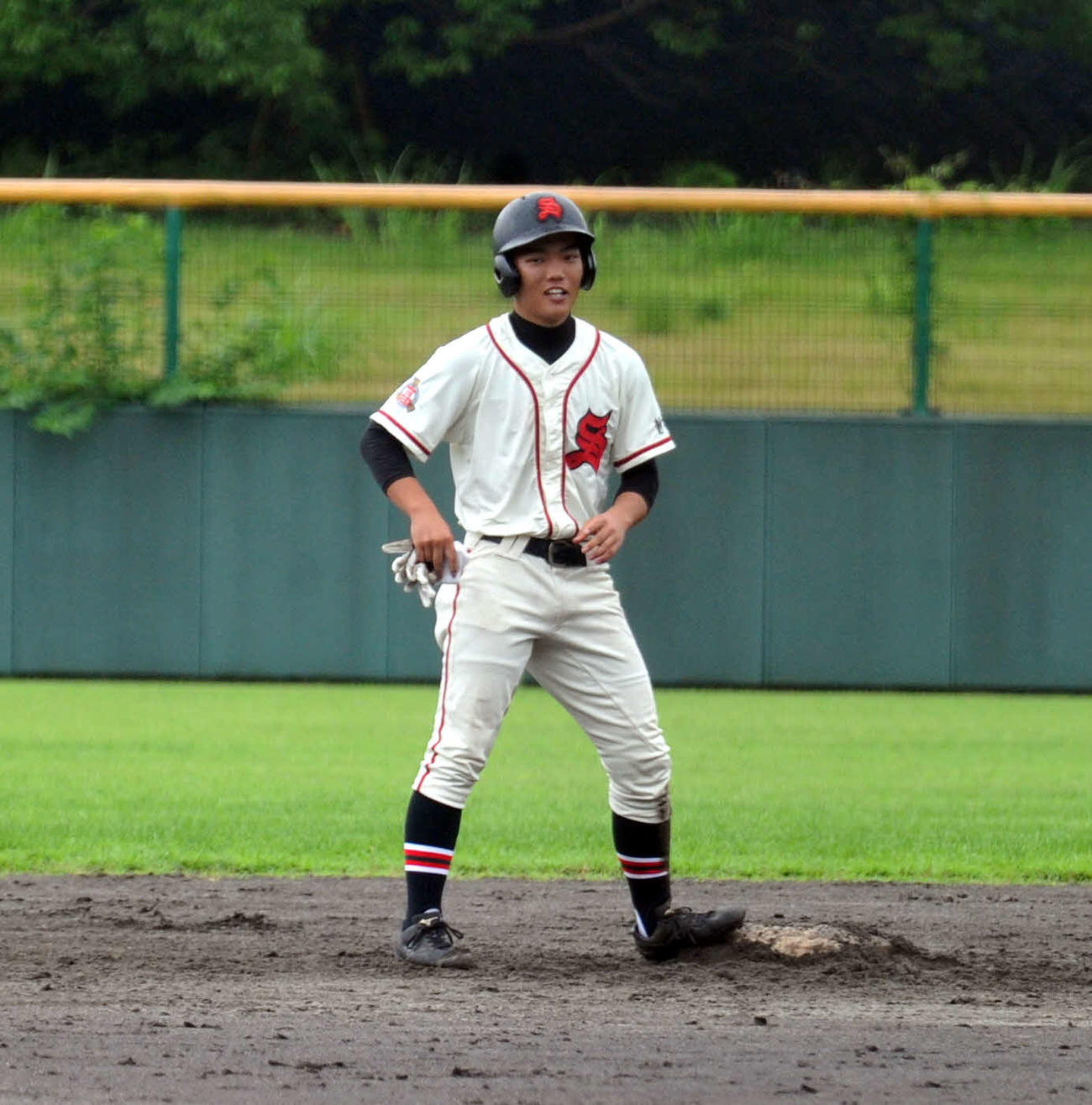 6回表静岡市立2死一、二塁、右中間へ決勝2点適時打を放った中島