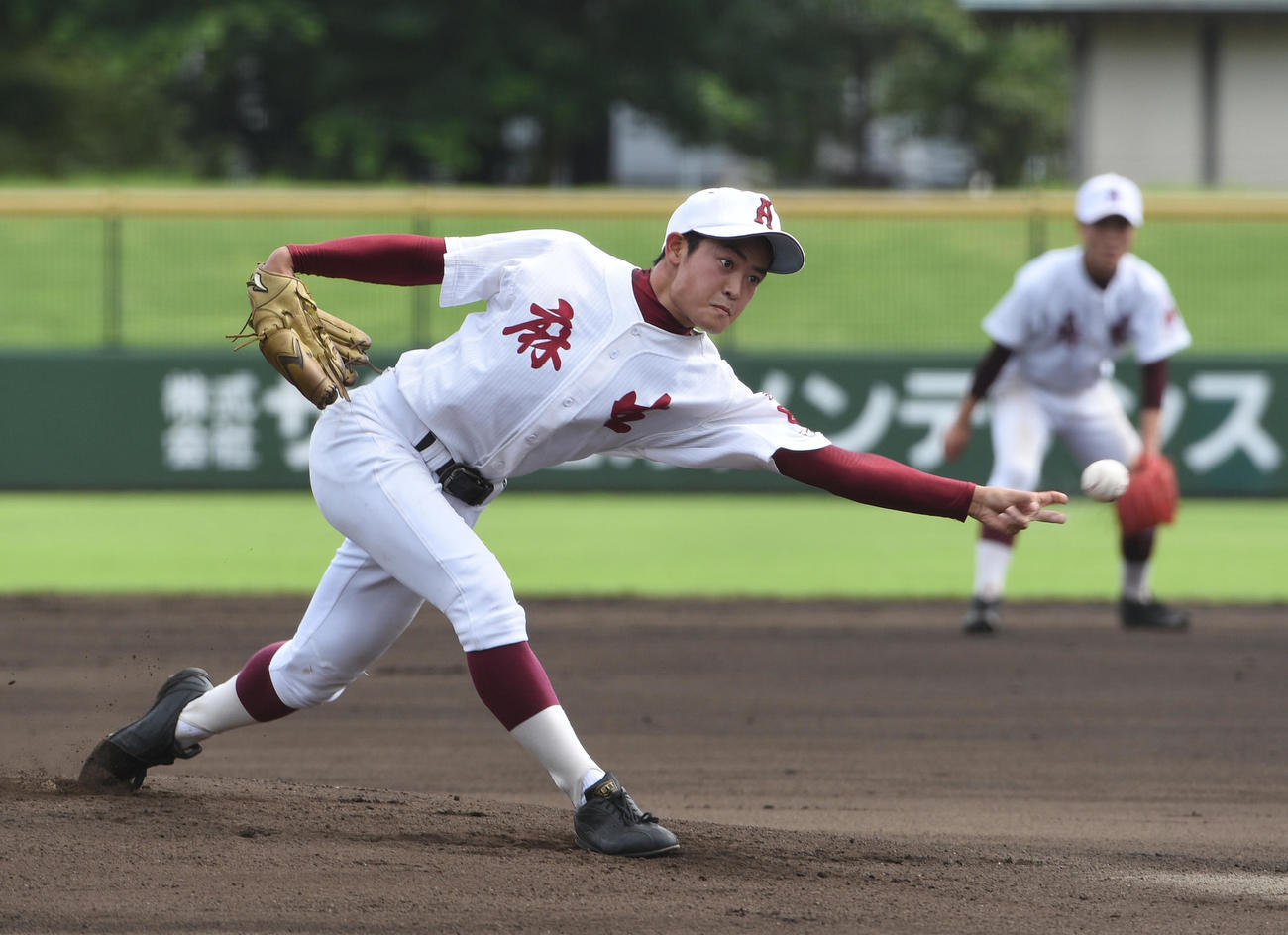 土浦三対麻生　先発した麻生・稲田（撮影・柴田隆二）