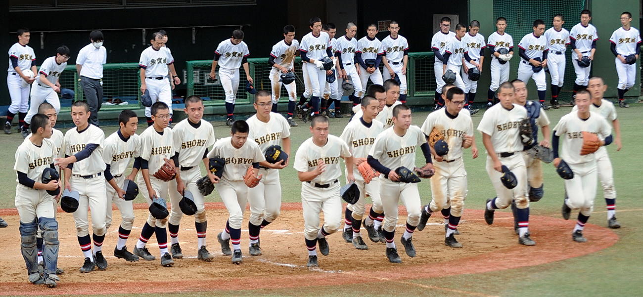 多賀城対泉松陵　泉松陵ナインは10年連続の夏初戦突破を決める（撮影・佐々木雄高）