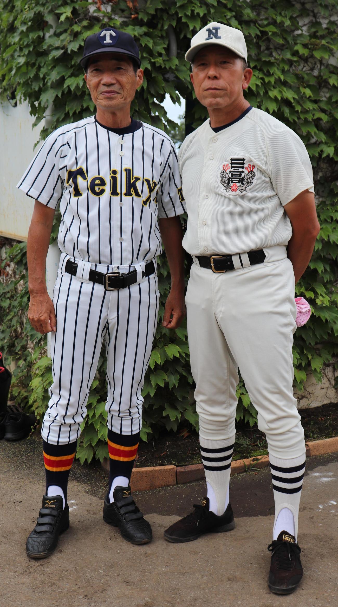 練習試合を行った帝京・前田監督（左）と日大三・小倉監督（撮影・古川真弥）