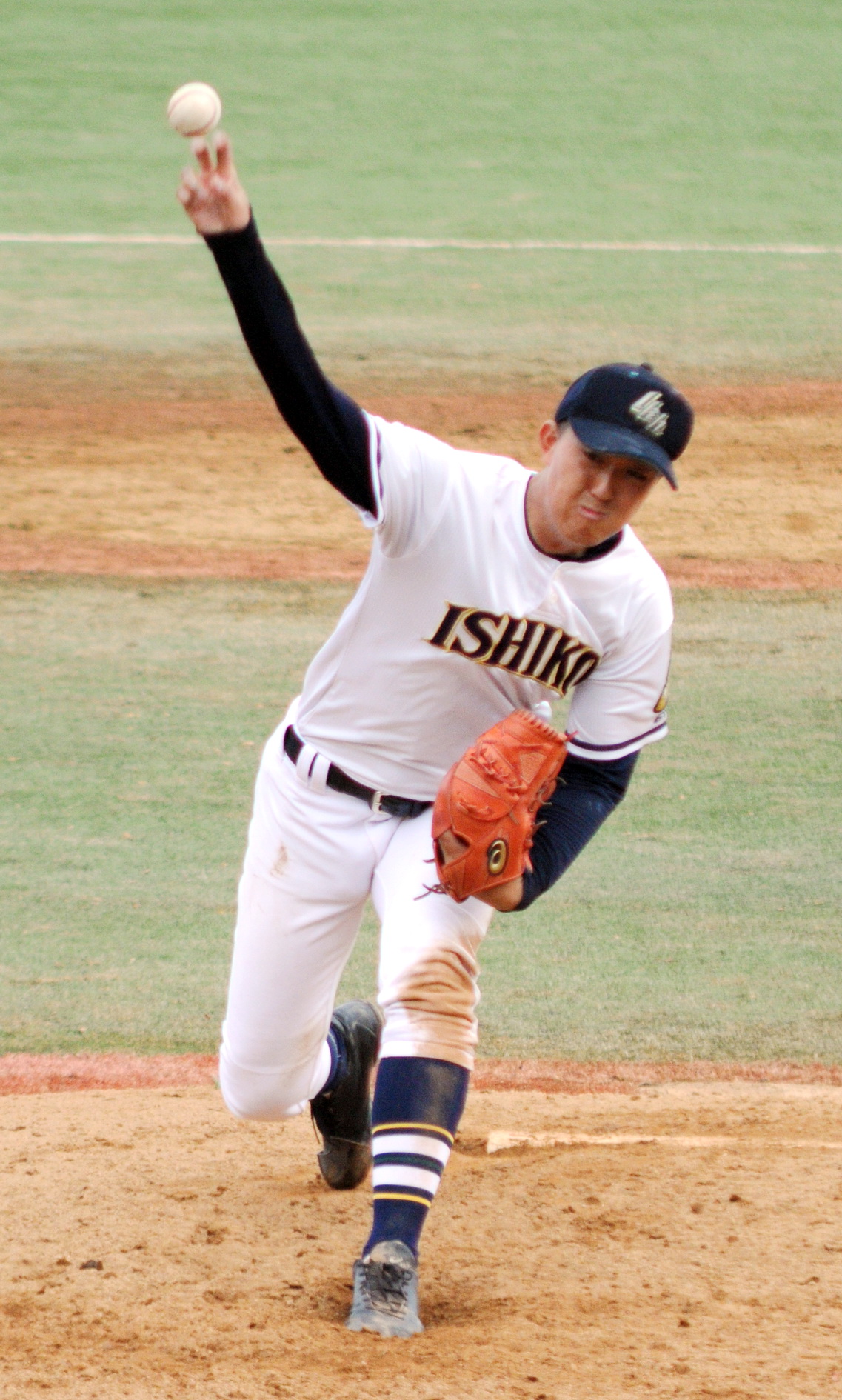 好投する石巻工エース佐藤朋
