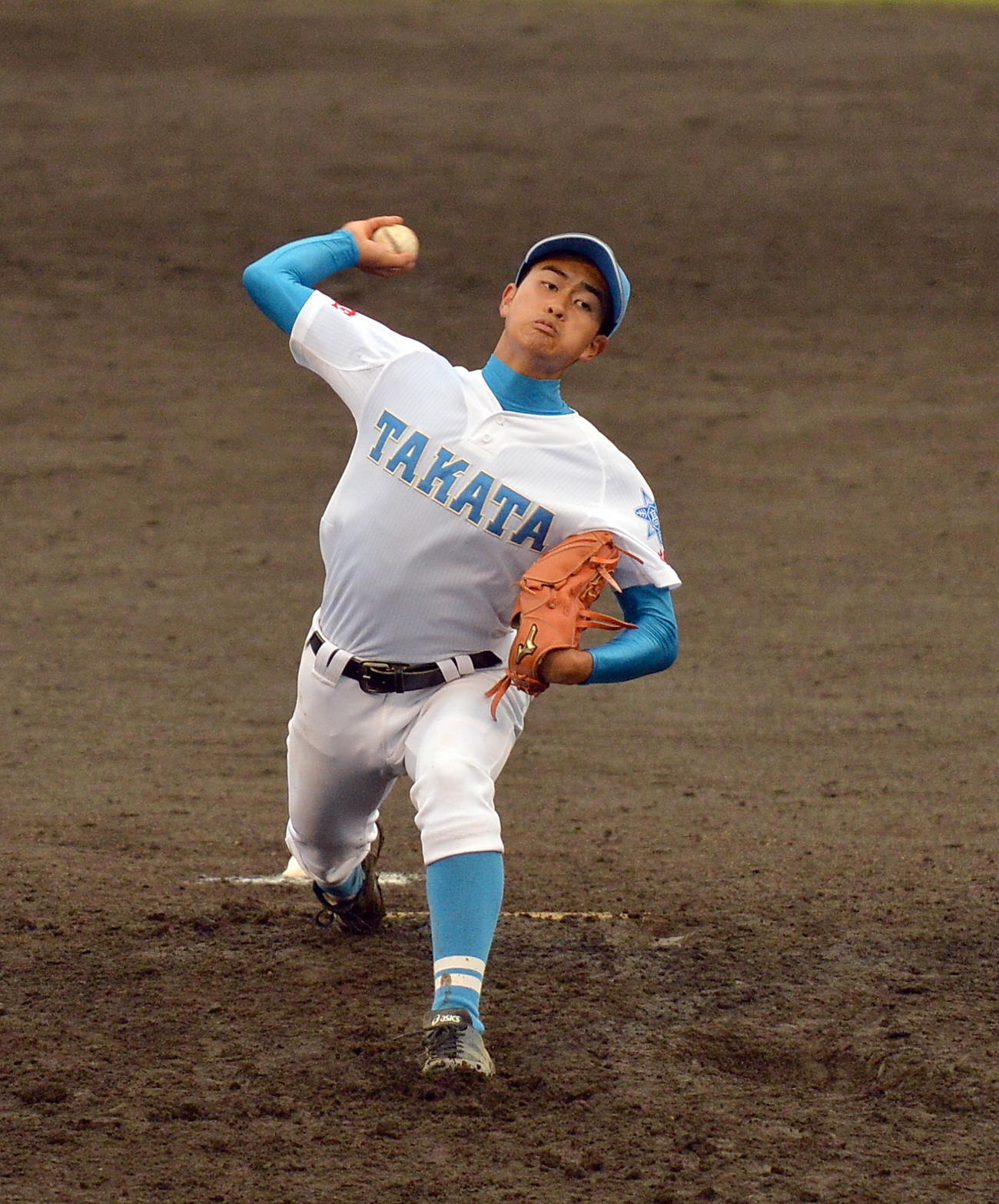 7回から登板した高田・佐藤真尋投手