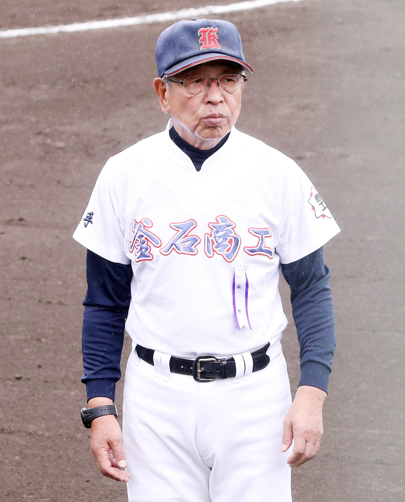 釜石商工対盛岡一　釜石商工・山崎監督（撮影・野上伸悟）