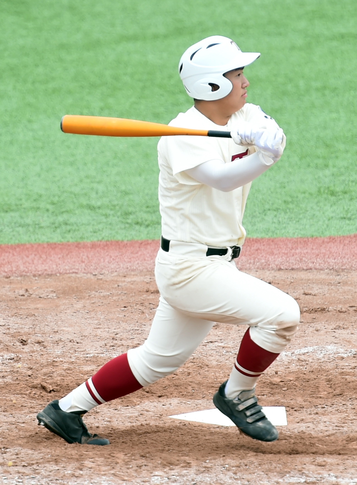 青森西対東奥義塾　5回裏東奥義塾1死満塁、右翼へコールドを決める適時打を放つ今泉