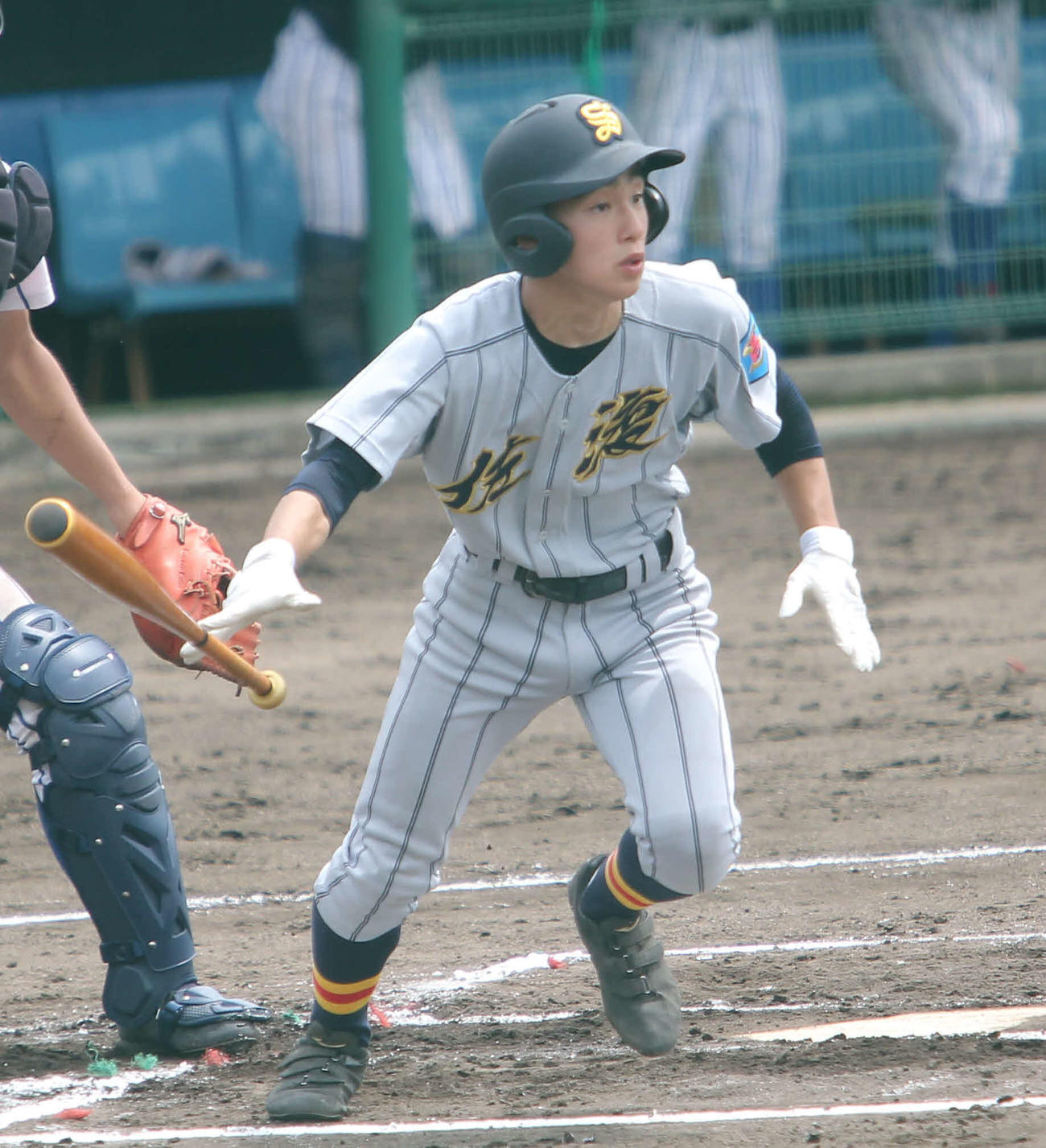 佐渡総合対佐渡　2－3の6回1死二、三塁で佐渡・大地が逆転の右越え二塁打