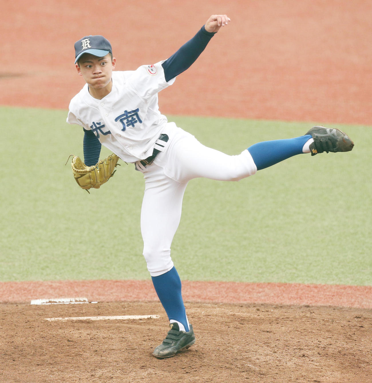 学法福島対光南　力投する光南・国井（撮影・野上伸悟）