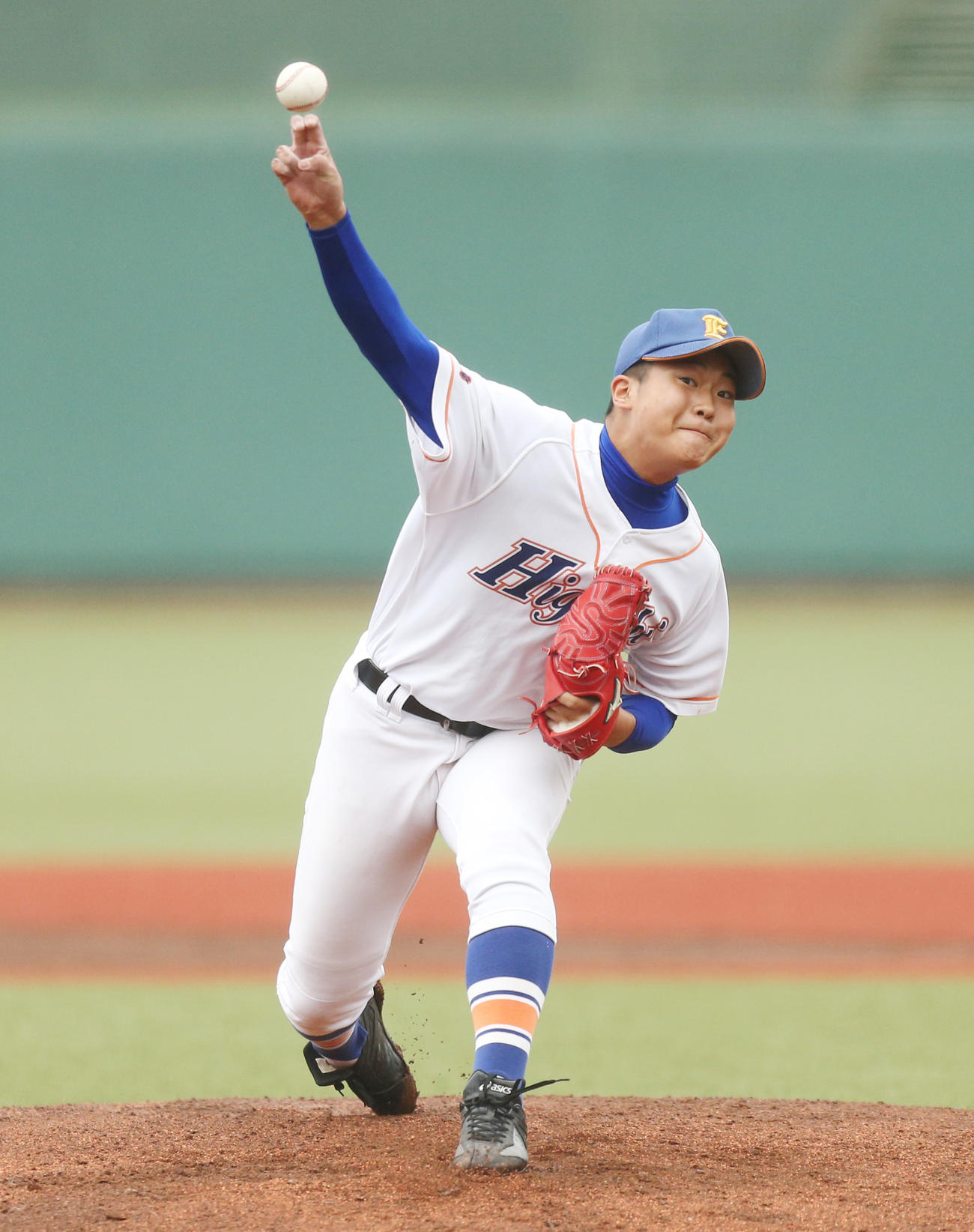 相馬東対福島北　力投する相馬東・笠松（撮影・野上伸悟）