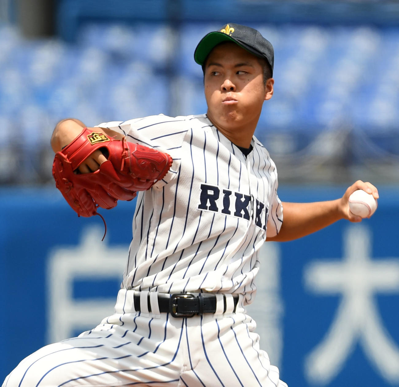 王子総合対立教池袋　力投する立教池袋先発の吉川（撮影・横山健太）