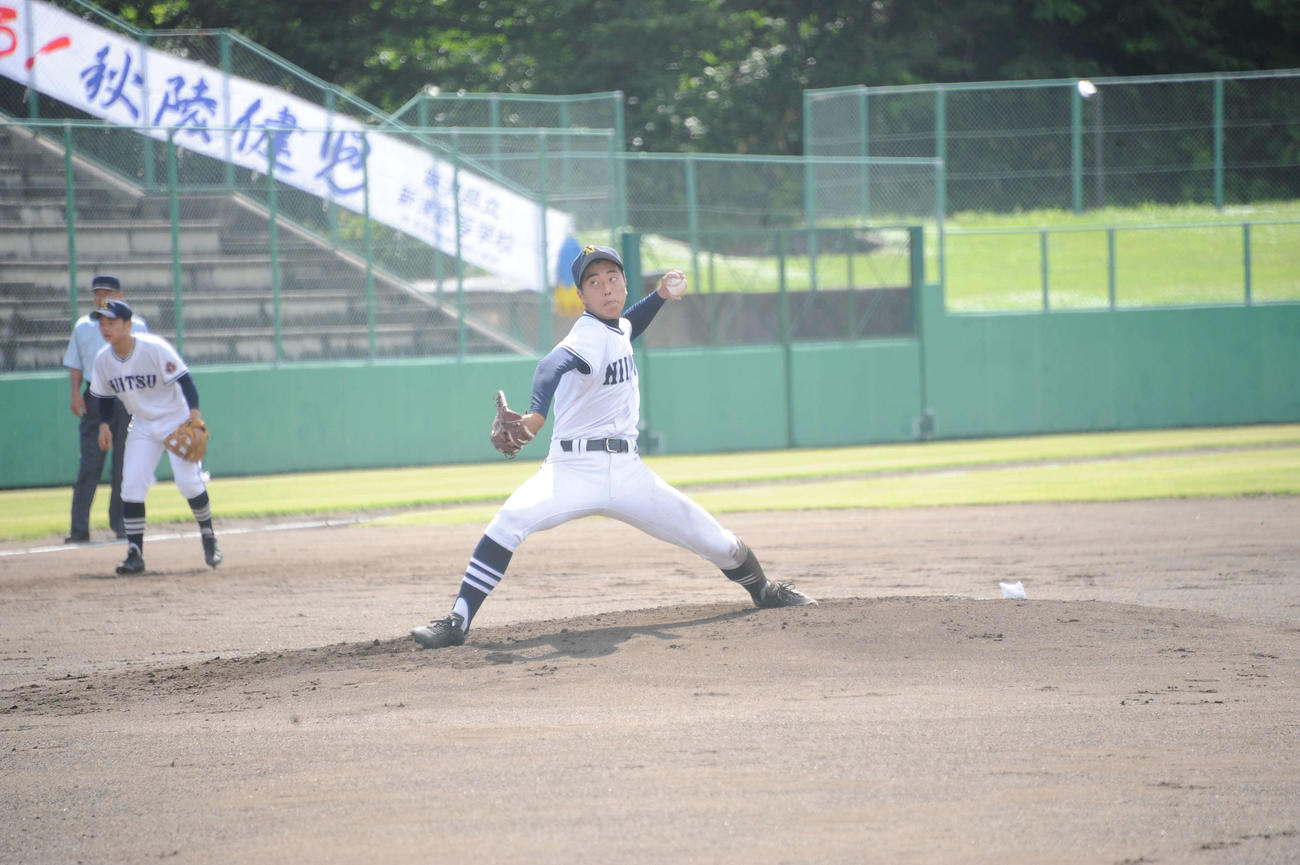 中条対新津　新津の先発早川は初回に3失点も、立ち直り5回を8奪三振