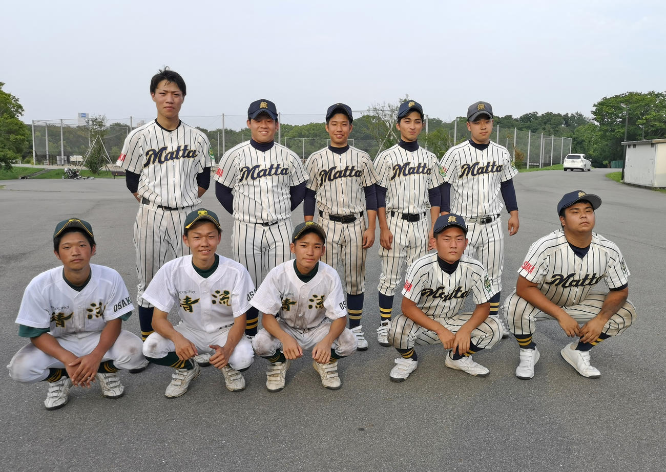 10人で戦った茨田・淀川清流ナイン（撮影・石橋隆雄）