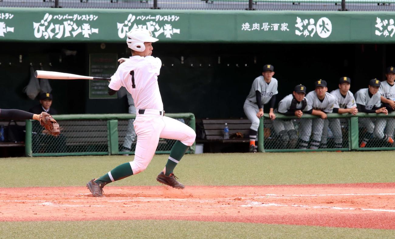 釧路工対武修館　7回武修館1死三塁、1番中谷の遊ゴロが野選を誘い決勝点が入る（撮影・永野高輔）