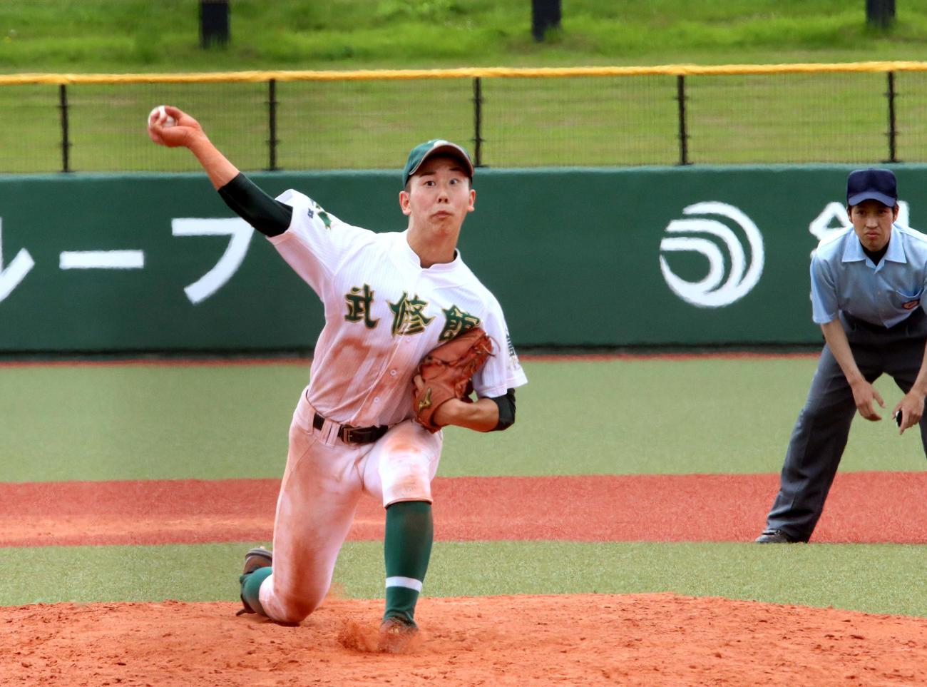 釧路工対武修館　9回9安打3失点、9奪三振完投の武修館エース中谷（撮影・永野高輔）