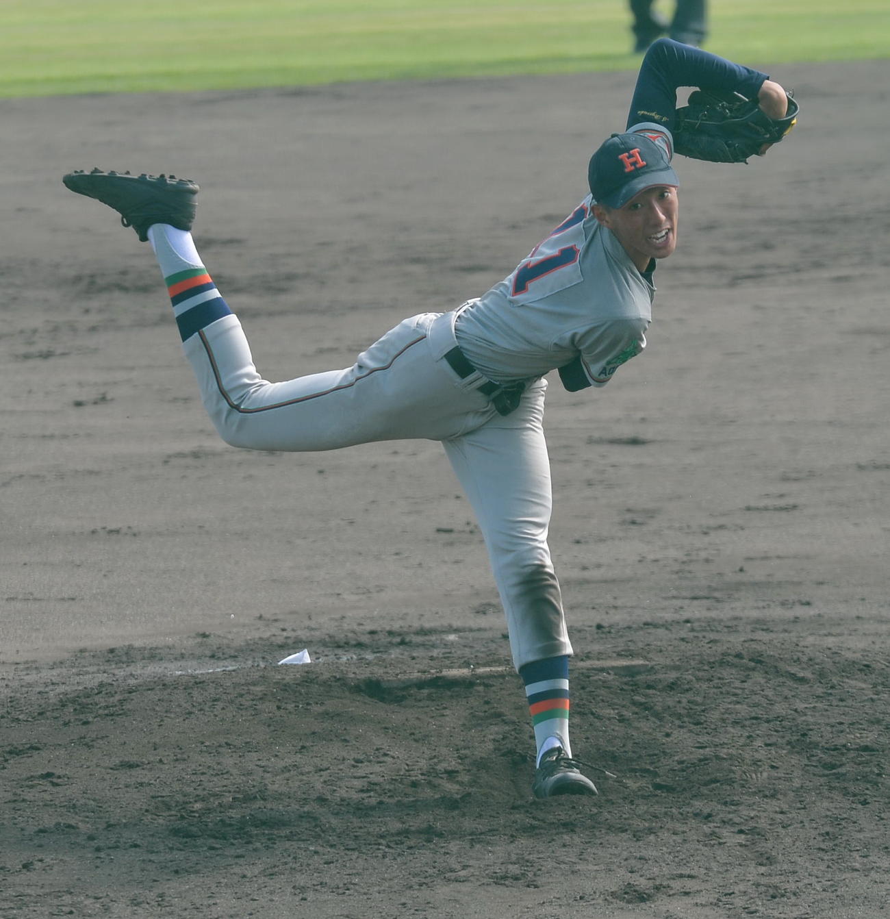 大湊対八戸工大一　3番手で登板した八戸工大一・黒田（撮影・佐藤究）　