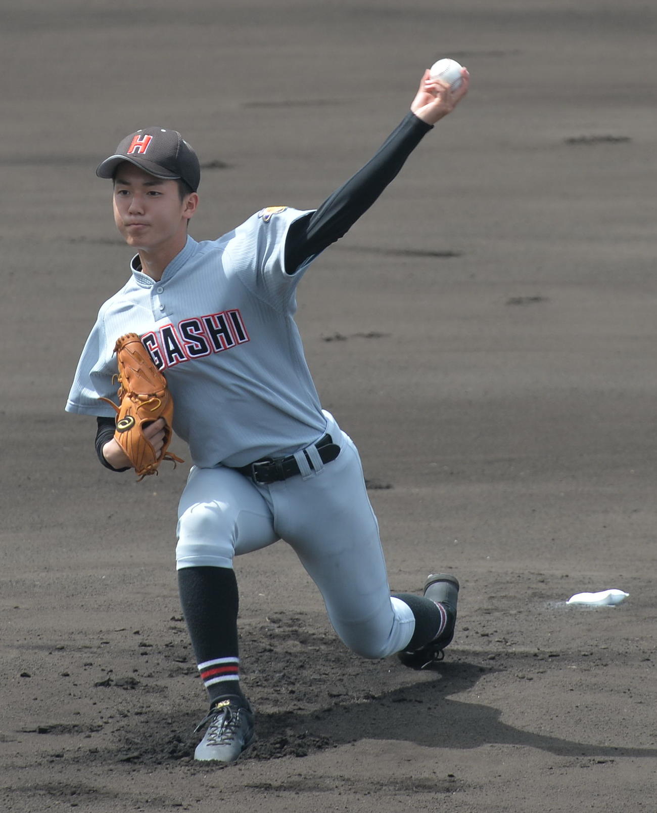 弘前工対弘前東　先発した弘前東・成田紘（撮影・佐藤究）　
