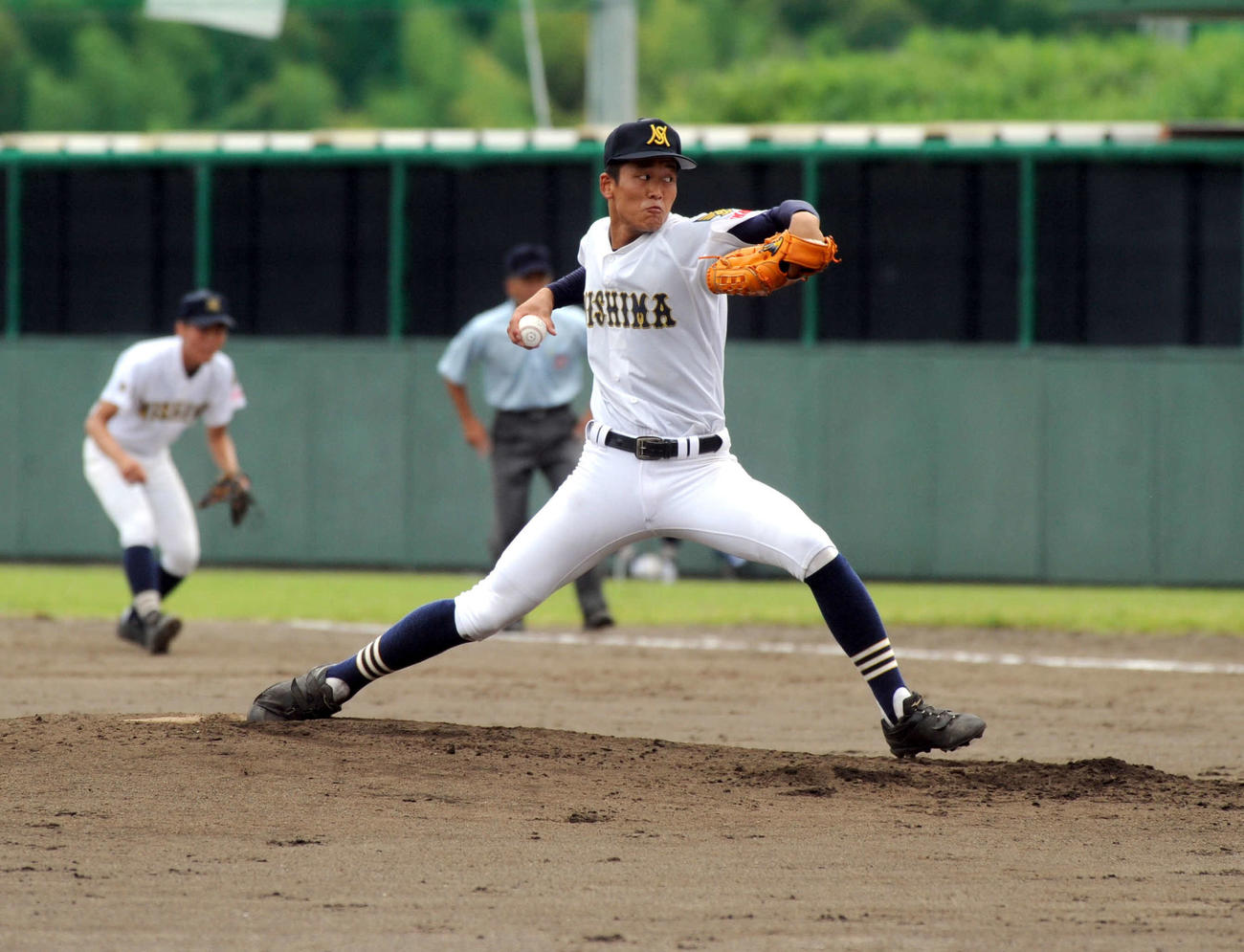 先発して3回無失点の好投を見せた三島南の谷口