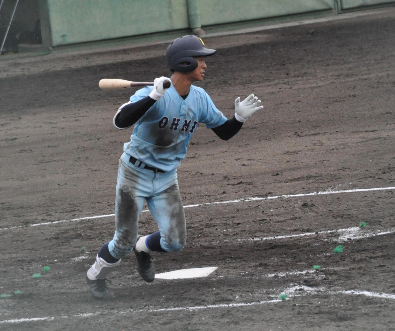 近江－光泉カトリック　4回無死、近江3番土田龍空（りゅうく）内野手（3年）は投ゴロに倒れる＝2020年7月24日、湖東スタジアム
