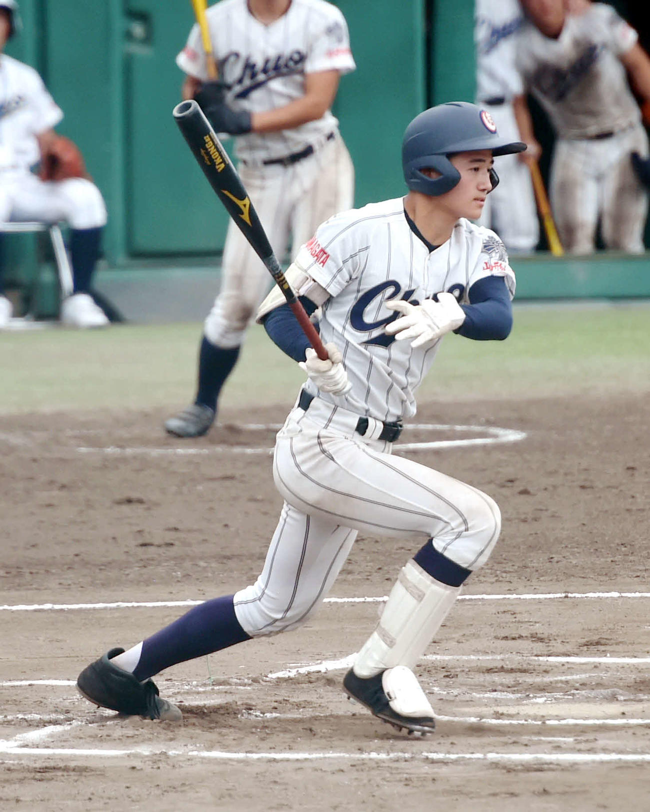 山形中央対山形学院　6回表山形中央2死一、二塁、右前に適時打を放つ太田（撮影・相沢孔志）