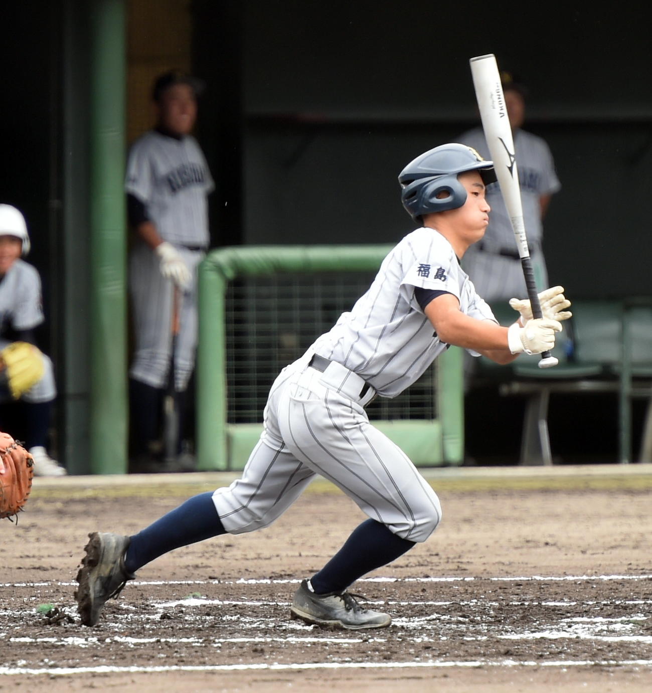 福島西対会津農林　2回表福島西1死満塁、右前2点打を放つ二瓶（撮影・山田愛斗）