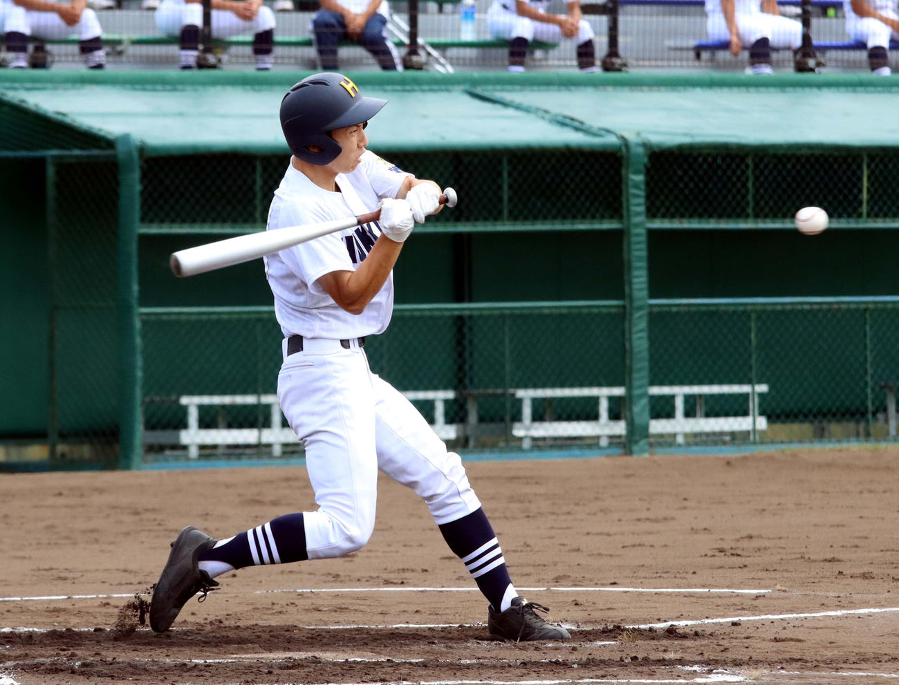 2回北海1死二塁、6番馬場が先制の中前適時打を放つ（撮影・永野高輔）